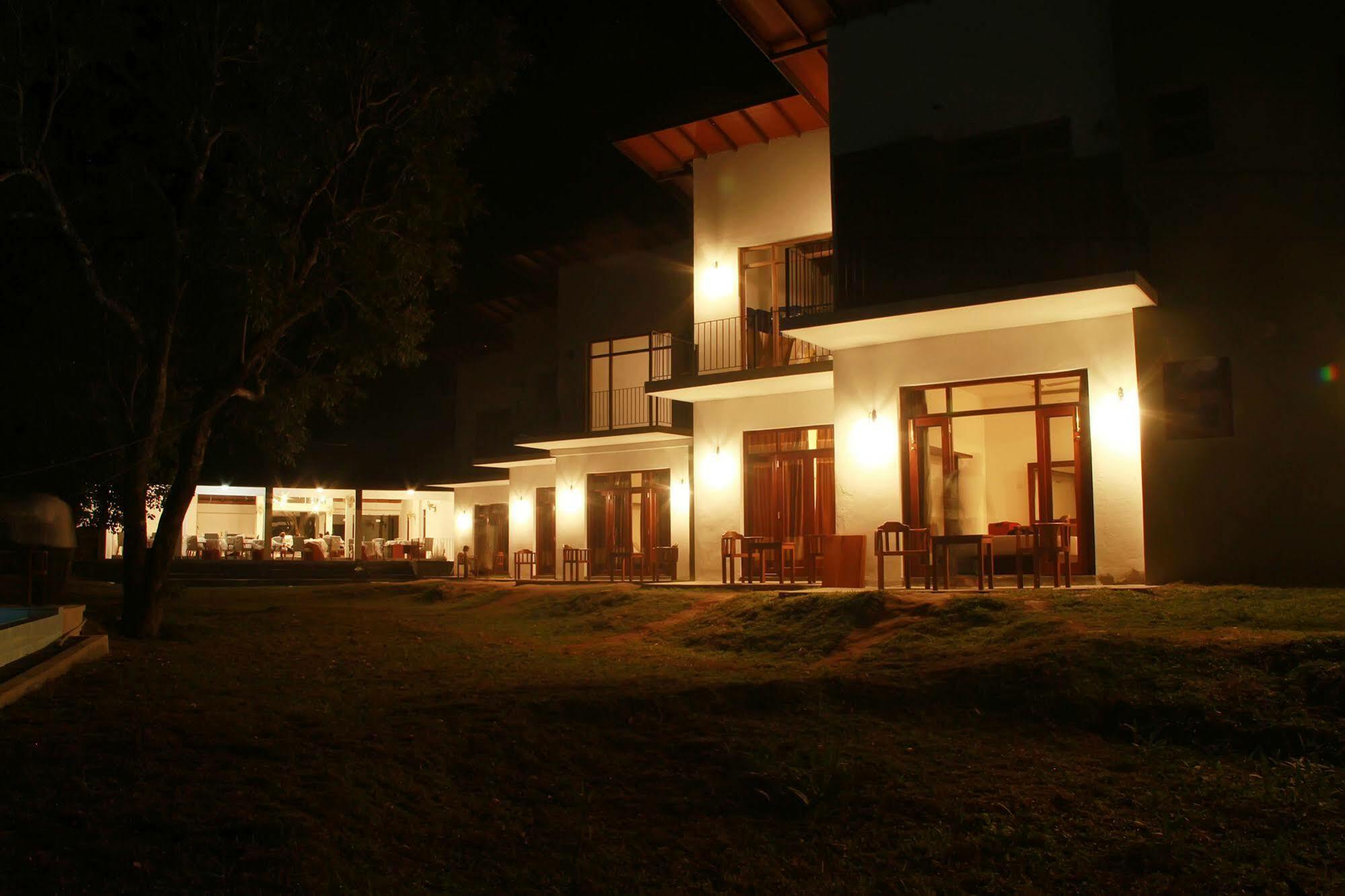 Sigiriya Wewa Addara Hotel - Hotel By The Lake Exterior foto